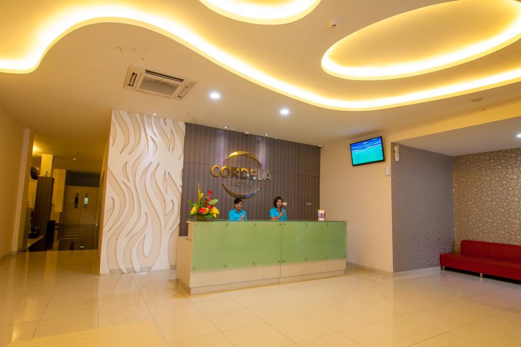 Cordela Hotel Medan Exterior foto